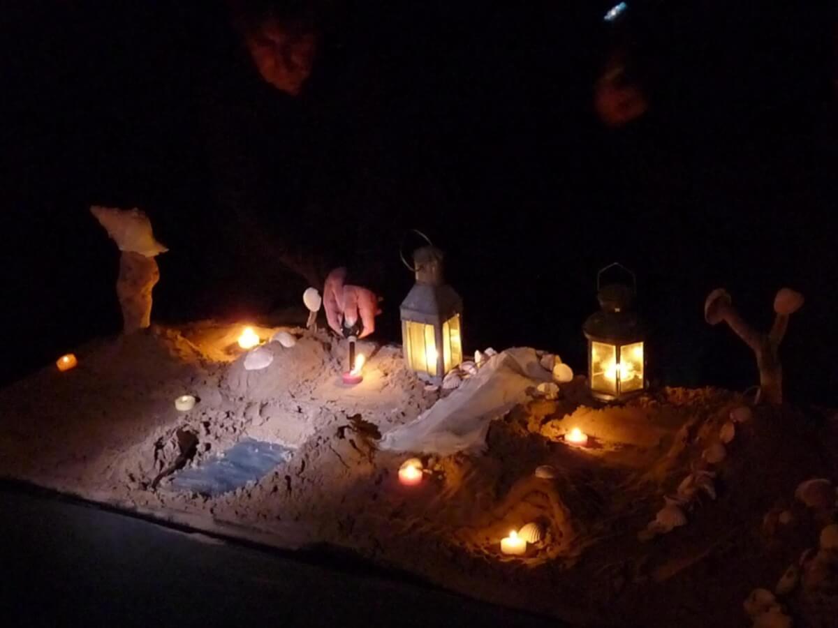 escena de l'espectacle de teatre d'objectes o titelles Palòodrom de pengim-penjam titelles